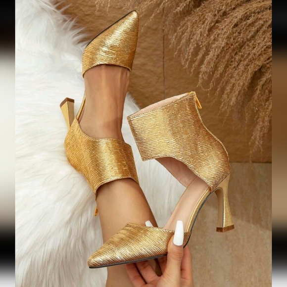 Women's Gold Color Muller Shoe With Zipper Buckle, High Heel, Elegant